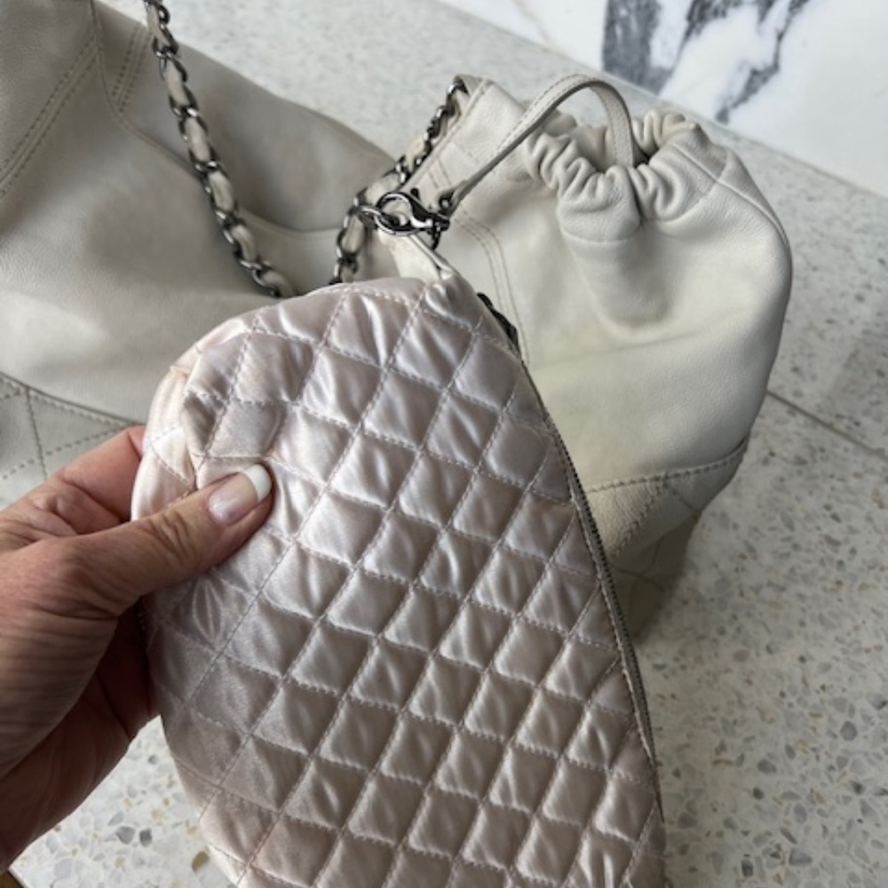 Chanel Coco Cabas White Leather Handbag - Picture 12 of 16